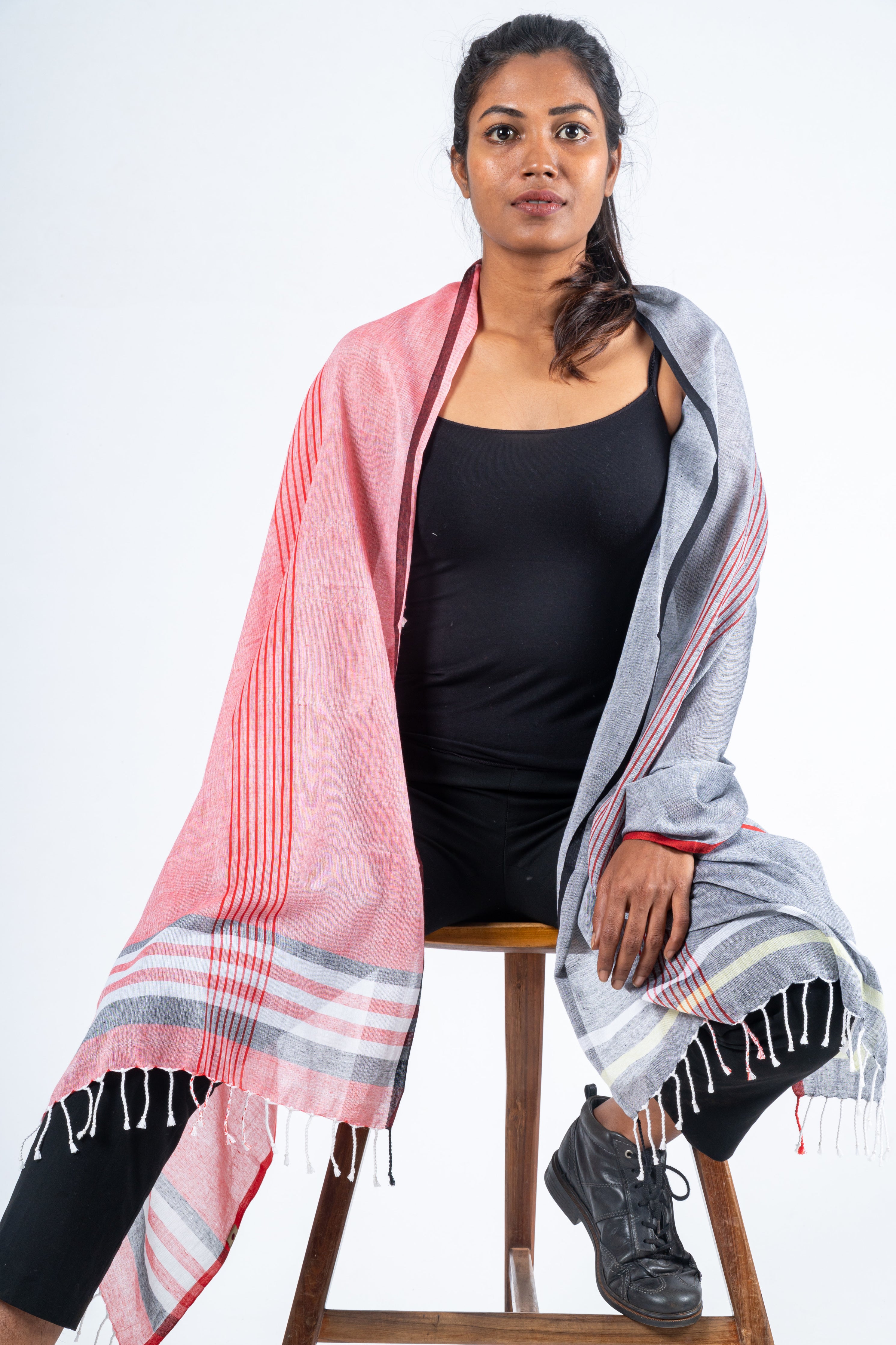 Handwoven organic cotton women scarf - PANCHU – Upasana Auroville
